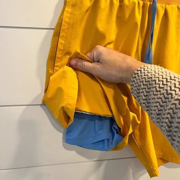 Fabletics lined short - Picture 4 of 4